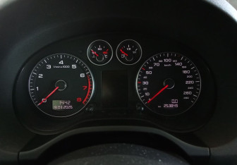 Подержанный автомобиль Audi A3 Hatchback 2010 года (13 фото)