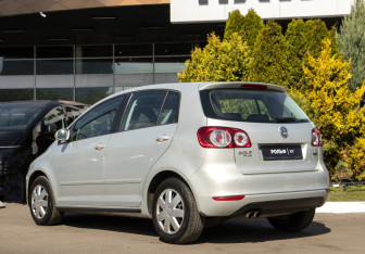 Подержанный автомобиль Volkswagen Golf Plus 2010 года (5 фото)