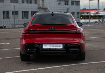 Подержанный автомобиль Audi A5 Liftback 2025 года (6 фото)