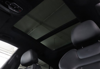 Подержанный автомобиль Audi SQ8 2019 года (20 фото)