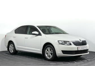 Подержанный автомобиль Skoda Octavia Liftback 2014 года (3 фото)