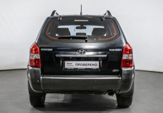 Подержанный автомобиль Hyundai Tucson 2008 года (6 фото)