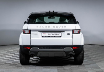Подержанный автомобиль Land Rover Range Rover Evoque 2017 года (6 фото)