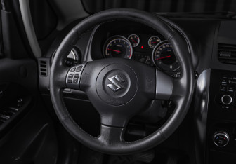 Подержанный автомобиль Suzuki SX4 Hatchback 2011 года (11 фото)