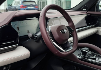 Подержанный автомобиль Geely Monjaro 2023 года (13 фото)