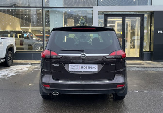 Подержанный автомобиль Opel Zafira Compactvan 2012 года (6 фото)