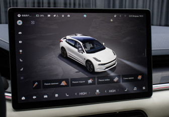 Подержанный автомобиль Zeekr 001 2023 года (19 фото)