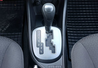 Подержанный автомобиль Kia Rio Sedan 2012 года (15 фото)