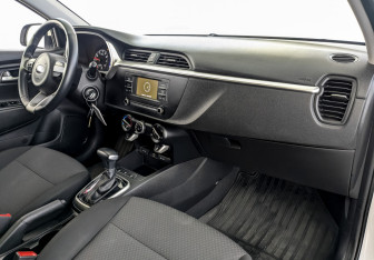 Подержанный автомобиль Kia Rio Sedan 2021 года (11 фото)
