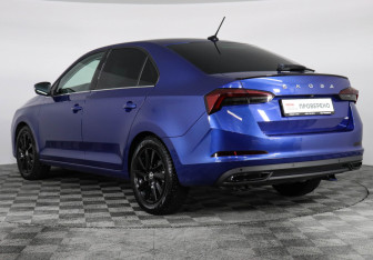 Подержанный автомобиль Skoda Rapid Liftback 2021 года (7 фото)