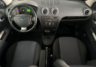 Подержанный автомобиль Ford Fusion 2007 года (11 фото)