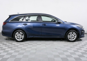 Подержанный автомобиль Kia Ceed Wagon 2019 года (4 фото)