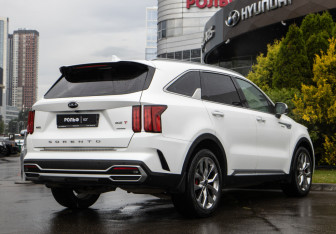 Подержанный автомобиль Kia Sorento 2020 года (4 фото)