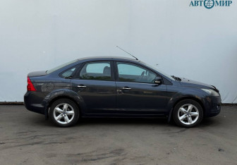 Подержанный автомобиль Ford Focus Sedan 2010 года (4 фото)