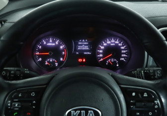 Подержанный автомобиль Kia Sportage 2017 года (11 фото)
