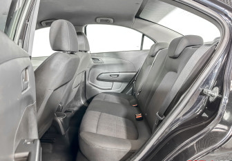 Подержанный автомобиль Chevrolet Aveo Sedan 2012 года (9 фото)