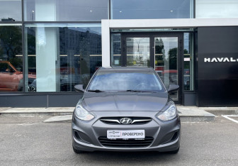 Подержанный автомобиль Hyundai Solaris Sedan 2012 года (2 фото)