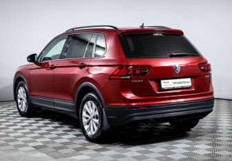Подержанный автомобиль Volkswagen Tiguan 2019 года (7 фото)