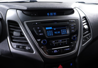 Подержанный автомобиль Hyundai Elantra Sedan 2014 года (15 фото)