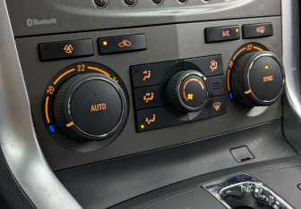 Подержанный автомобиль Opel Antara 2014 года (26 фото)