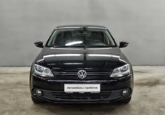 Подержанный автомобиль Volkswagen Jetta Sedan 2012 года (2 фото)