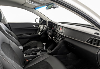 Подержанный автомобиль Kia Optima Sedan 2017 года (11 фото)