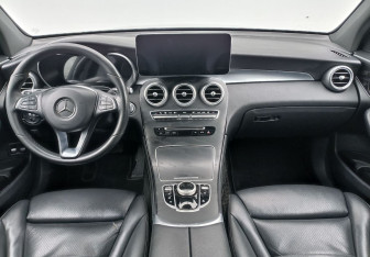 Подержанный автомобиль Mercedes-Benz GLC Coupe 2018 года (14 фото)