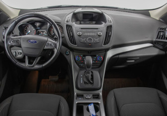 Подержанный автомобиль Ford Kuga 2018 года (13 фото)