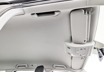 Подержанный автомобиль Volkswagen Touareg 2011 года (23 фото)