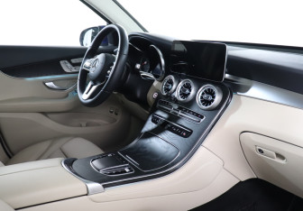 Подержанный автомобиль Mercedes-Benz GLC Coupe 2019 года (9 фото)