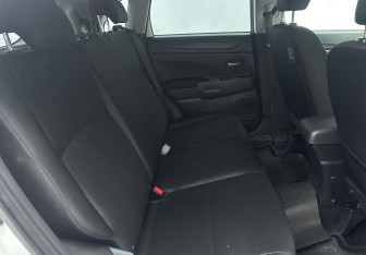 Подержанный автомобиль Mitsubishi ASX 2014 года (14 фото)