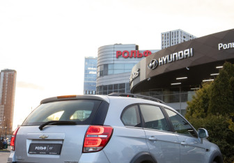 Подержанный автомобиль Chevrolet Captiva 2015 года (28 фото)