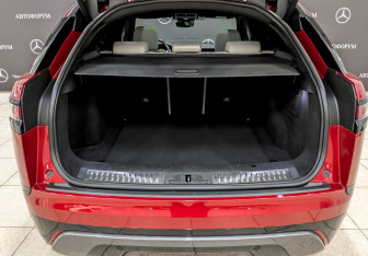 Подержанный автомобиль Land Rover Range Rover Velar 2018 года (10 фото)
