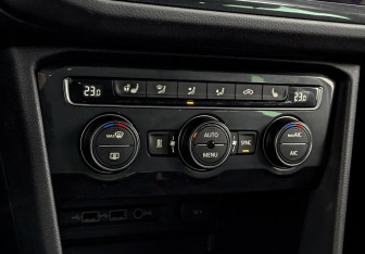 Подержанный автомобиль Volkswagen Tiguan 2020 года (21 фото)