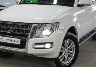 Подержанный автомобиль Mitsubishi Pajero 2018 года (24 фото)