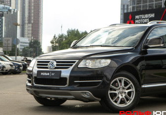Подержанный автомобиль Volkswagen Touareg 2008 года (10 фото)