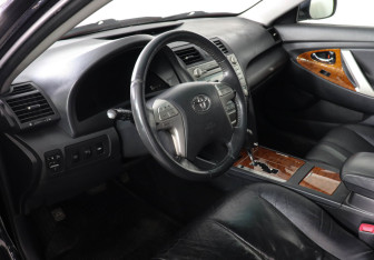 Подержанный автомобиль Toyota Camry Sedan 2008 года (9 фото)