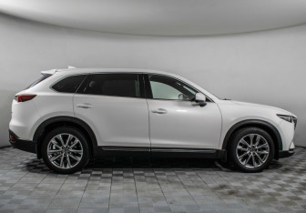 Подержанный автомобиль Mazda CX-9 2017 года (4 фото)