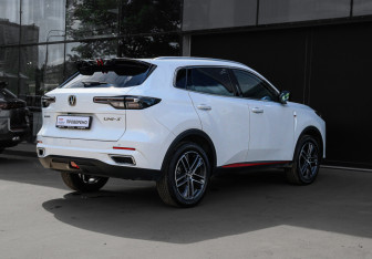 Подержанный автомобиль Changan UNI-S 2024 года (4 фото)