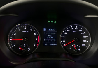 Подержанный автомобиль Kia Rio Hatchback 2018 года (11 фото)