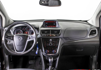 Подержанный автомобиль Opel Mokka 2013 года (12 фото)