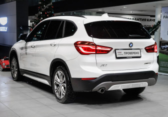Подержанный автомобиль BMW X1 2018 года (6 фото)