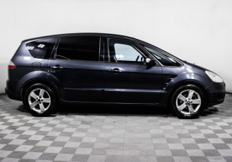 Подержанный автомобиль Ford S-MAX 2010 года (4 фото)