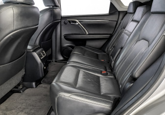 Подержанный автомобиль Lexus RX 2019 года (18 фото)