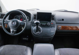 Подержанный автомобиль Volkswagen Multivan 2008 года (13 фото)