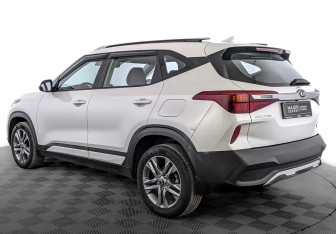 Подержанный автомобиль Kia Seltos 2021 года (7 фото)