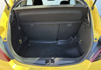 Подержанный автомобиль Opel Corsa 2014 года (15 фото)