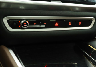 Подержанный автомобиль BMW X6 2024 года (19 фото)