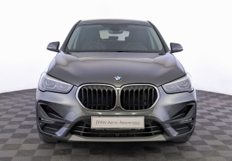 Подержанный автомобиль BMW X1 2022 года (2 фото)