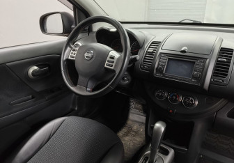 Подержанный автомобиль Nissan Note 2010 года (10 фото)